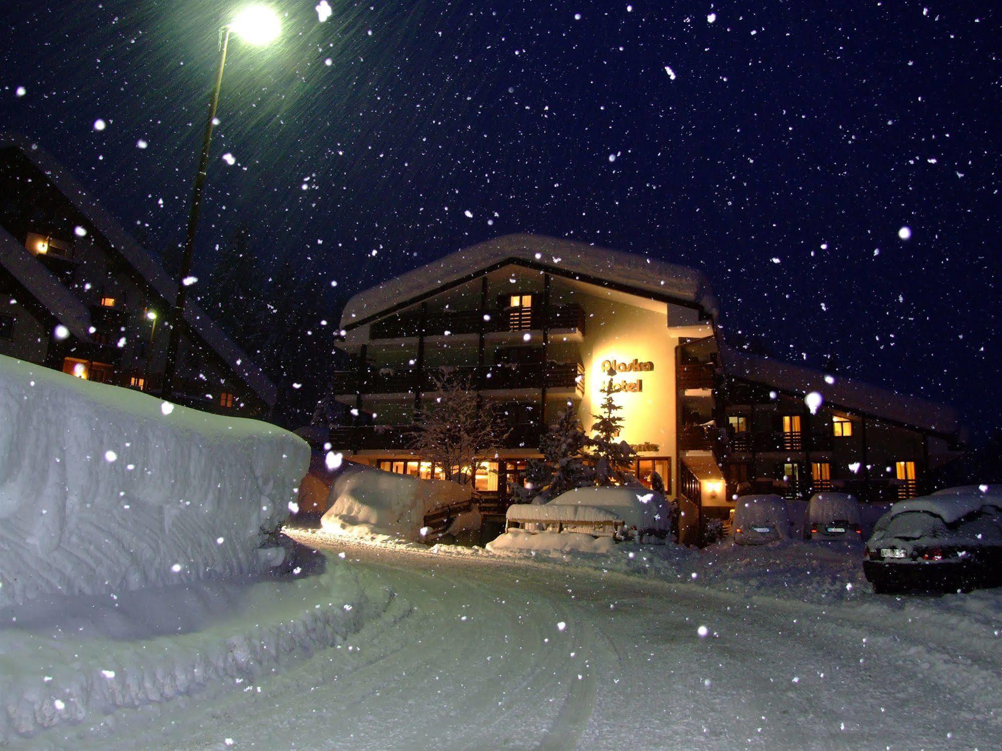 Hotel Alaska Folgarida Exterior foto